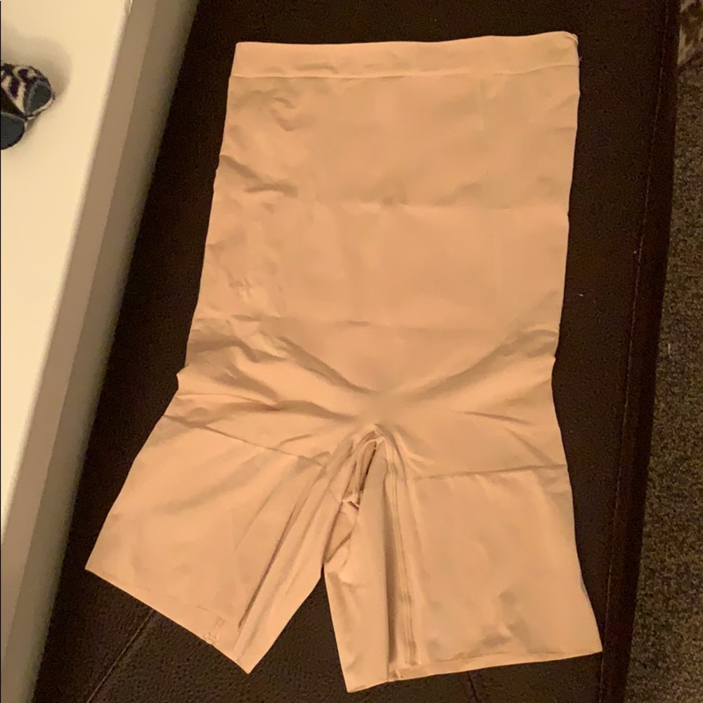 SPANX OnCore High-Waisted Mid-Thigh Short